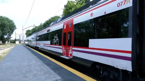 Tren de Cercanías habilitado para bicis y sillas de ruedas Tren de Cercanías habilitado para bicis y sillas de ruedas
